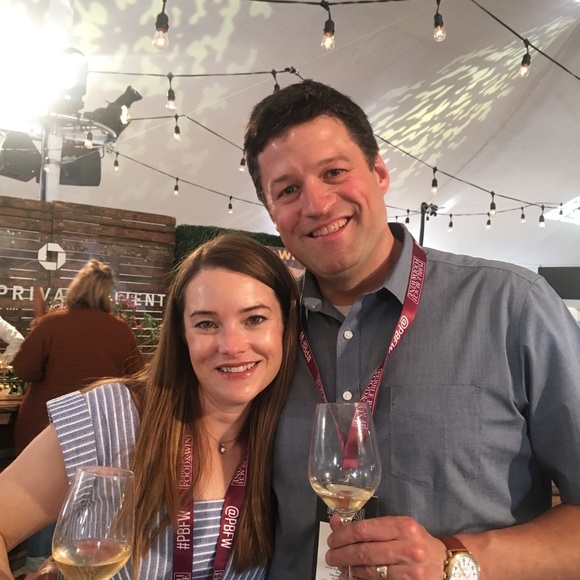 Meet your Posher, Laura - Picture 2 of 2